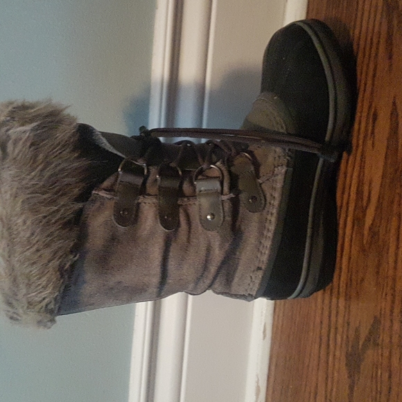 kids sorel Winter boots - Picture 2 of 4